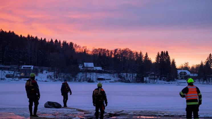 ČR-hasiči-počasí-mráz-Lipno-FASTPIX