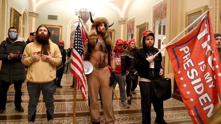 Hrdinové nebo povstalci? Bitva o Kapitol pokračuje