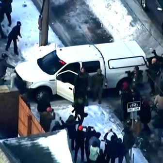 Floydovo město znovu krvácí. Agent ICE zastřelil ženu v pohybujícím se autě