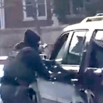 Floydovo město znovu krvácí. Agent ICE zastřelil ženu v pohybujícím se autě