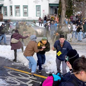 Floydovo město znovu krvácí. Agent ICE zastřelil ženu v pohybujícím se autě