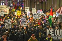 Floydovo město znovu krvácí. Agent ICE zastřelil ženu v pohybujícím se autě