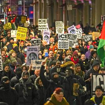 Floydovo město znovu krvácí. Agent ICE zastřelil ženu v pohybujícím se autě