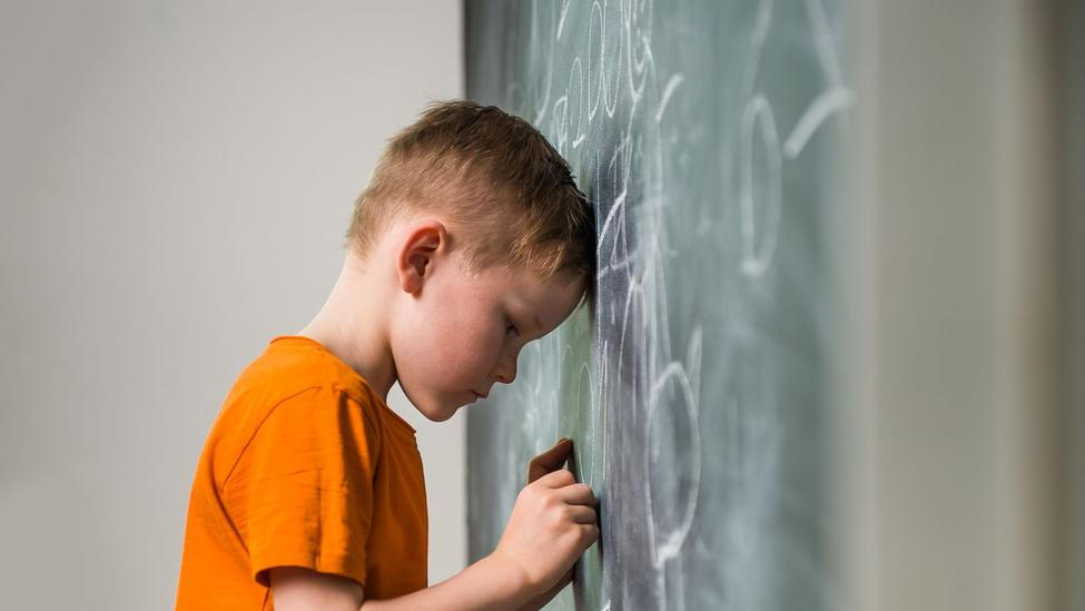 Škola, žáci, učitel, třída - ilustrační