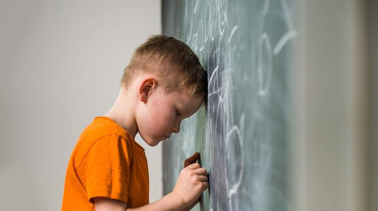 Škola, žáci, učitel, třída - ilustrační