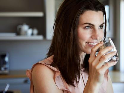 pitný režim, žena