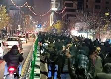 Kontrarevoluce sílí: Íránci volají po šáhovi, Trump varuje ajatolláha