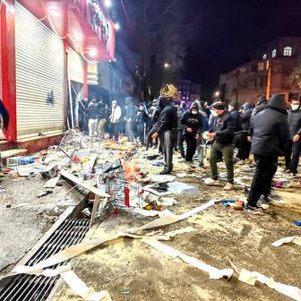 Kontrarevoluce sílí: Íránci volají po šáhovi, Trump varuje ajatolláha