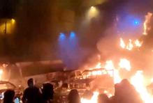 Kontrarevoluce sílí: Íránci volají po šáhovi, Trump varuje ajatolláha