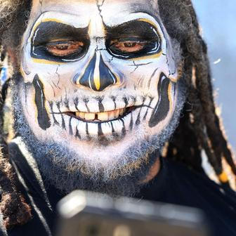 Škoda tyhle fotky minout: diktátor v mundúru, Zjevení Páně nebo radost z oříšku