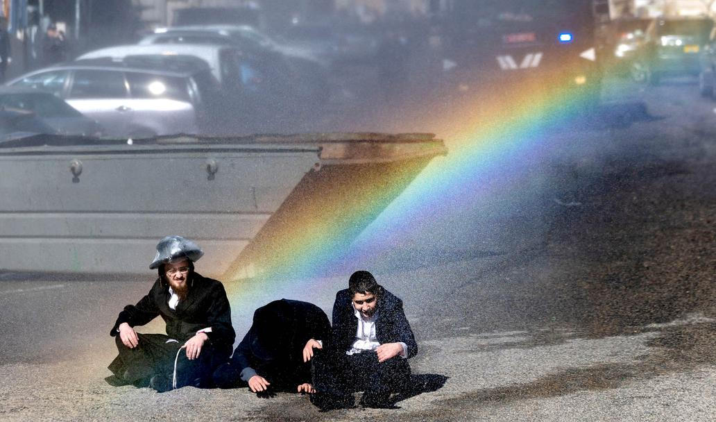 Škoda tyhle fotky minout: diktátor v mundúru, Zjevení Páně nebo radost z oříšku