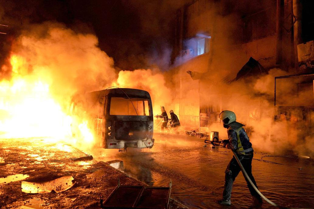 Škoda tyhle fotky minout: diktátor v mundúru, Zjevení Páně nebo radost z oříšku