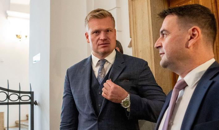 Andrej Babiš, vláda, Motoristé sobě, europoslanec, poslanec