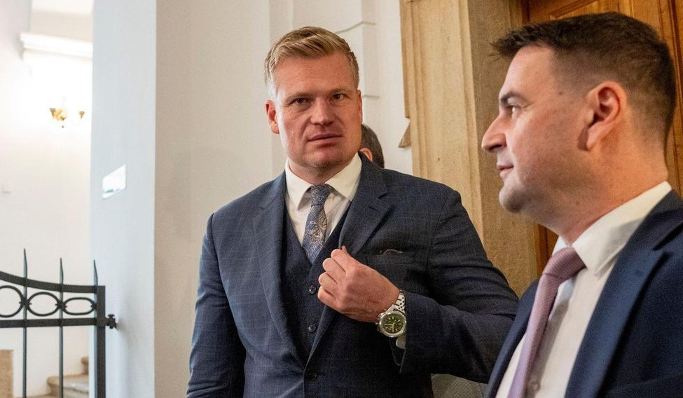 Andrej Babiš, vláda, Motoristé sobě, europoslanec, poslanec