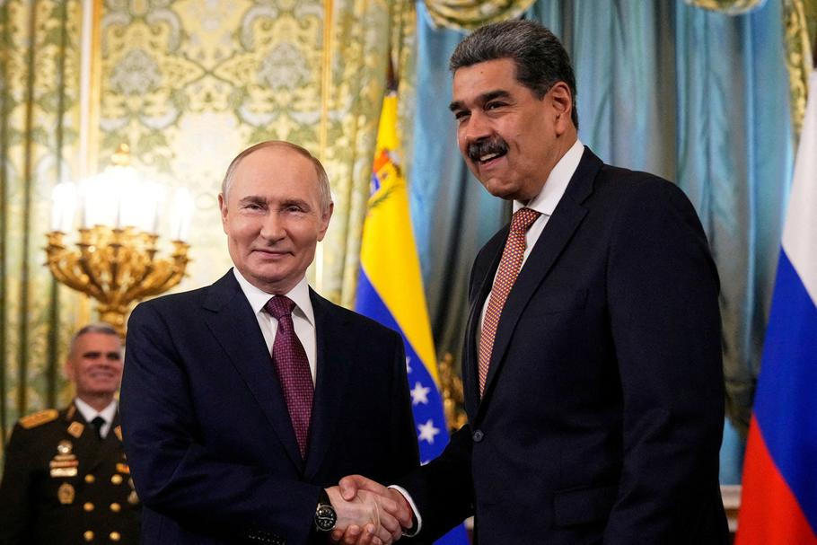 FILE PHOTO: Russian President Putin and Venezuelan President Maduro meet in Moscow