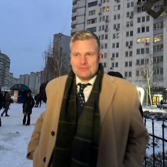 Turek ve stejný den také oznámil, že podá žalobu na prezidenta Petra Pavla.