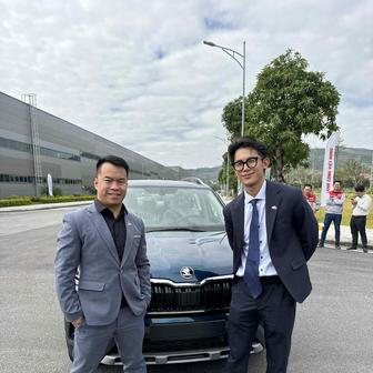 Předsedu Senátu Miloše Vystrčila doprovázeli také Manh Tung Nguyen, zvláštní zmocněnec HK ČR pro Vietnam, a influencer Lucki Linh.