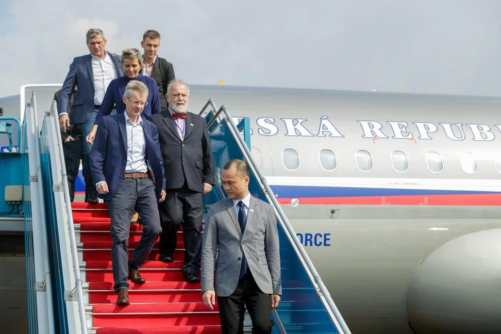 Došlo i na téma přímé linky Praha-Hanoj. Tentokrát to byli Vietnamci, kteří ji na jednáních zmínili jako první.