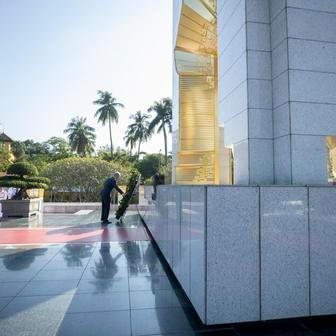 „Jednání s vietnamskou stranou mi přišlo příjemné, konstruktivní a produktivní. Když položíte otázku, odpovídají. Zdá se, že se snaží hledat možnosti, ne důvody, proč by to nešlo,“ řekl Vystrčil v rozhovoru.