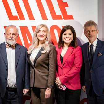 Delegace v Hanoji nevynechala ani výstavu Little Hanoi: Next Generation, na které měl podíl i redaktor Aktuálně.cz.