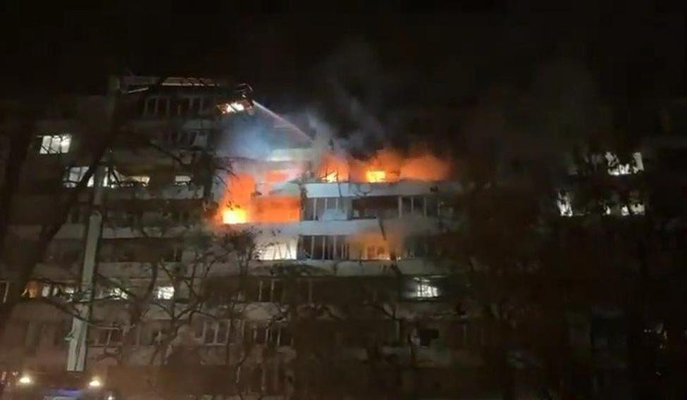 Ruský útok na panelový dům v Kyjevě