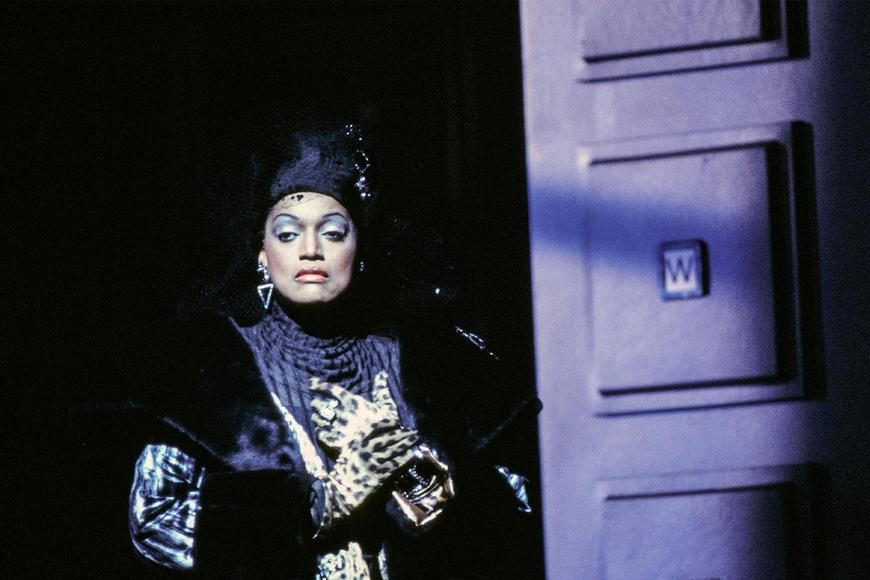 Prokletá Věc Makropulos. Premiéru v MET přerušil infarkt zpěváka i sněhová bouře