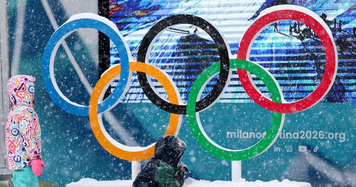 Tragédie před olympijským stadionem. V mrazivé noci na staveništi zemřel hlídač