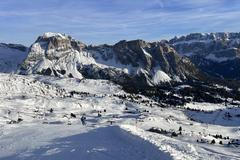 Lyžování ve Val Gardeně, Jižní Tyrolsko.