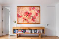 Dům na Břevnově tak není jen stavba. Je to místo, kde se historie prolíná s přítomností a kde každý kout vypráví příběh lidí, kteří v něm žijí. 