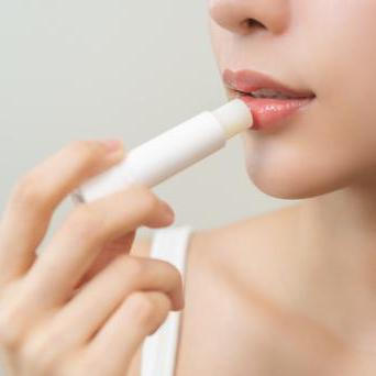 Balzámy na rty