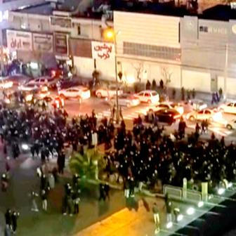 „Chceme revoluci!“ Íránci v ulicích i Evropě volají po svobodě