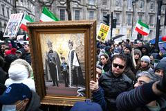 „Chceme revoluci!“ Íránci v ulicích i Evropě volají po svobodě