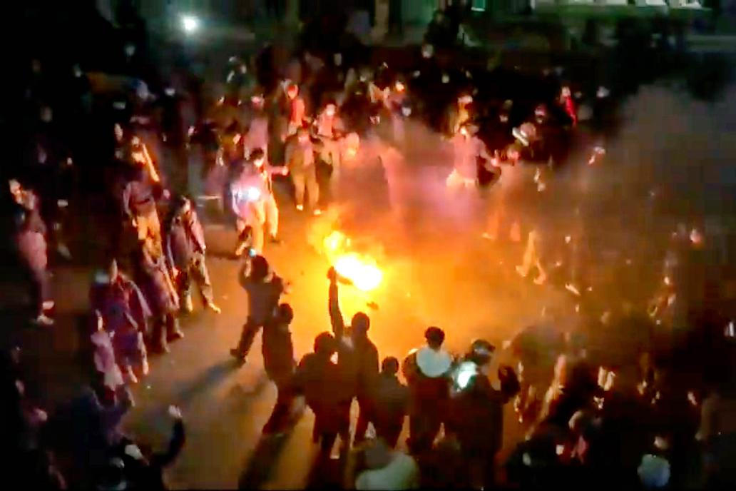 „Chceme revoluci!“ Íránci v ulicích i Evropě volají po svobodě