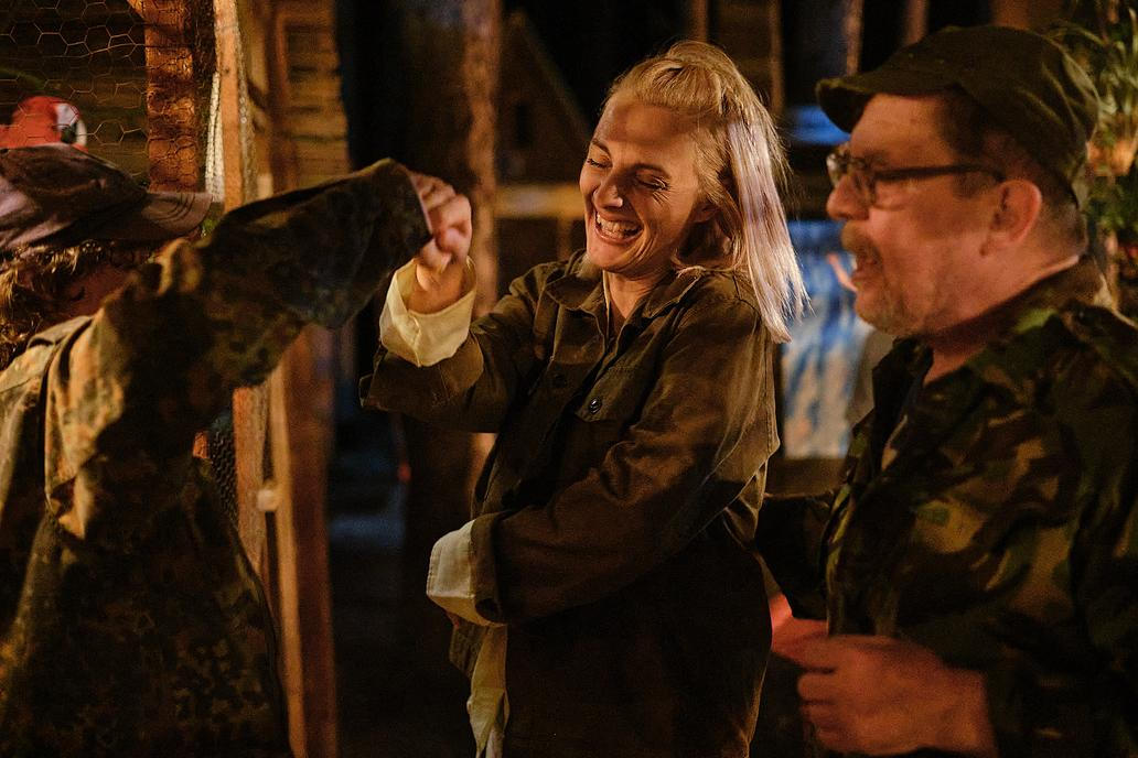 Bára Poláková, Petr Čtvrtníček a Leoš Noha ve filmu Nečekané léto.