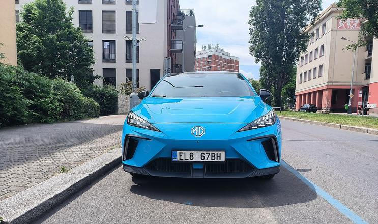 modré zóny parkování elektromobilů v Praze