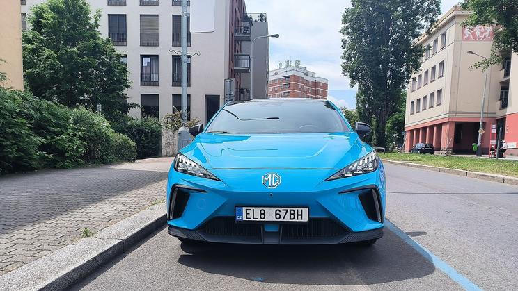 modré zóny parkování elektromobilů v Praze