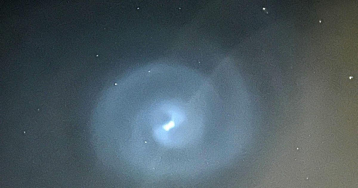 Na obloze se něco děje: spirála, která se v noci objevila nad Českem ...