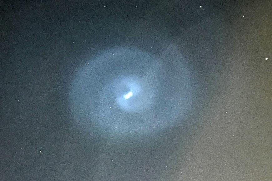 Na obloze se něco děje: spirála, která se v noci objevila nad Českem, nevznikla náhodou