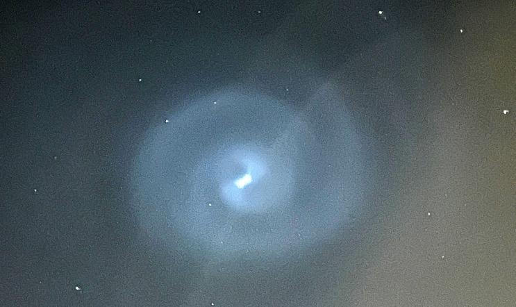 Světelný úkaz zaujal pozorovatele noční oblohy nad Británií i dalšími částmi Evropy už v březnu loňského roku. 
