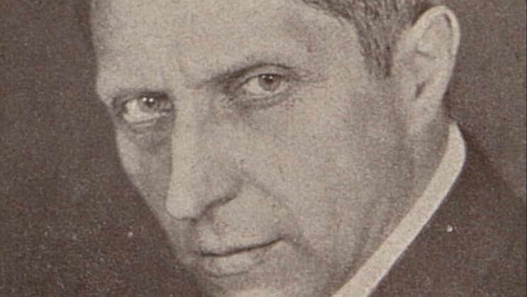 Portrét fotografa, mystika a buddhisty Františka Drtikola (cca rok 1925).