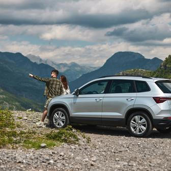 Rovněž Karoq je i navzdory vyššímu věku stále prodejně velmi výkonný.