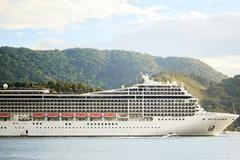 Pár prodal svůj majetek a přestěhoval se na výletní loď.