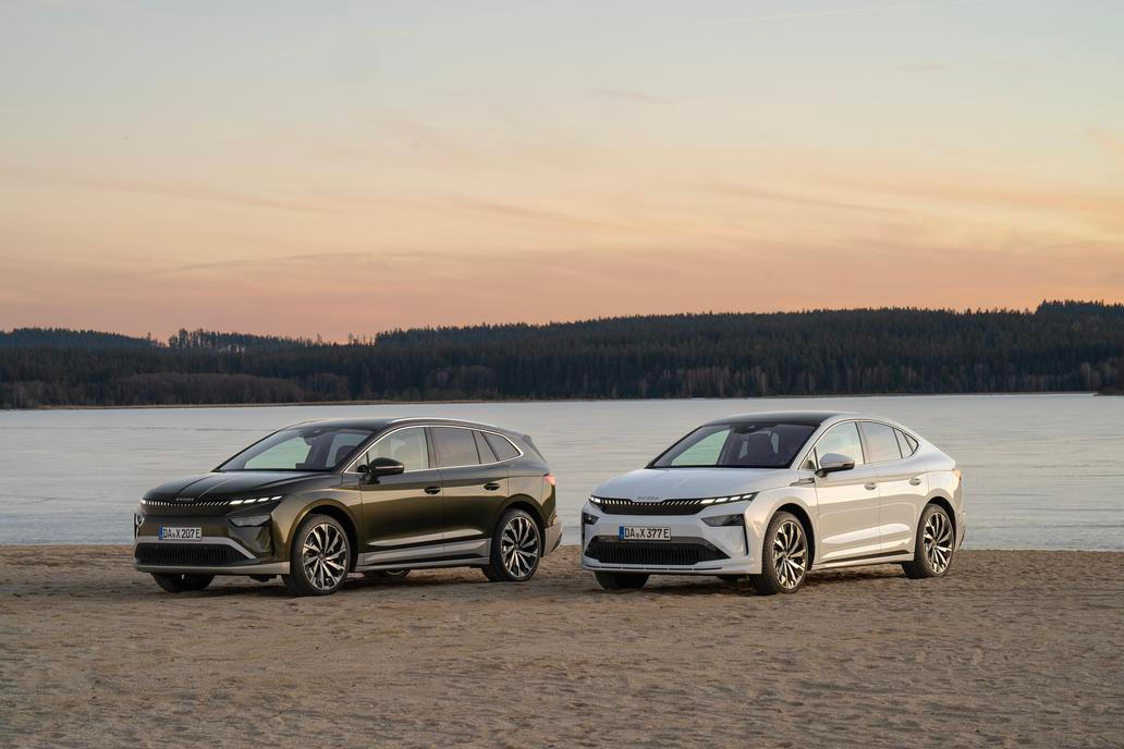 Škoda Enyaq je každopádně také nadále velmi poptávaným modelem, který v mnoha evropských zemích nakoukl mezi desítku nejprodávanějších modelů.