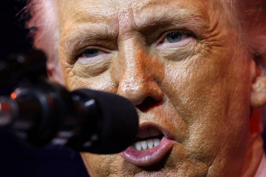 Jeden z nejradikálnějších Trumpových protiimigračních kroků. Pozastavil víza 75 zemím