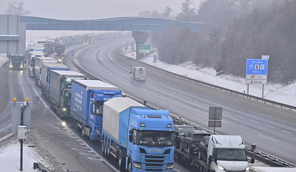 ČR-počasí-silnice-železnice-energie-ledovka-sjízdnost-FASTPIX