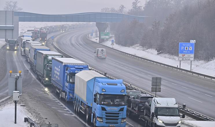 ČR-počasí-silnice-železnice-energie-ledovka-sjízdnost-FASTPIX