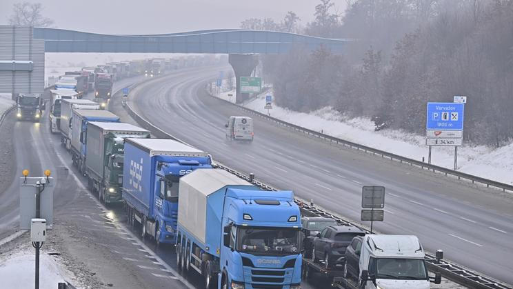 ČR-počasí-silnice-železnice-energie-ledovka-sjízdnost-FASTPIX