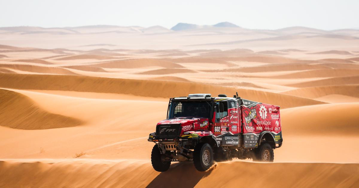Konec české vlády mezi dakarskými kamiony. Loprais skončil celkově druhý