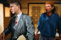 Bolek Polívka jako Bohuš a Miroslav Donutil jako právník Ulrich ve snímku Dědictví aneb Kurvahošigutntág.