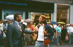 Bolek Polívka jako Bohuš a Miroslav Donutil jako právník Ulrich ve snímku Dědictví aneb Kurvahošigutntág. 